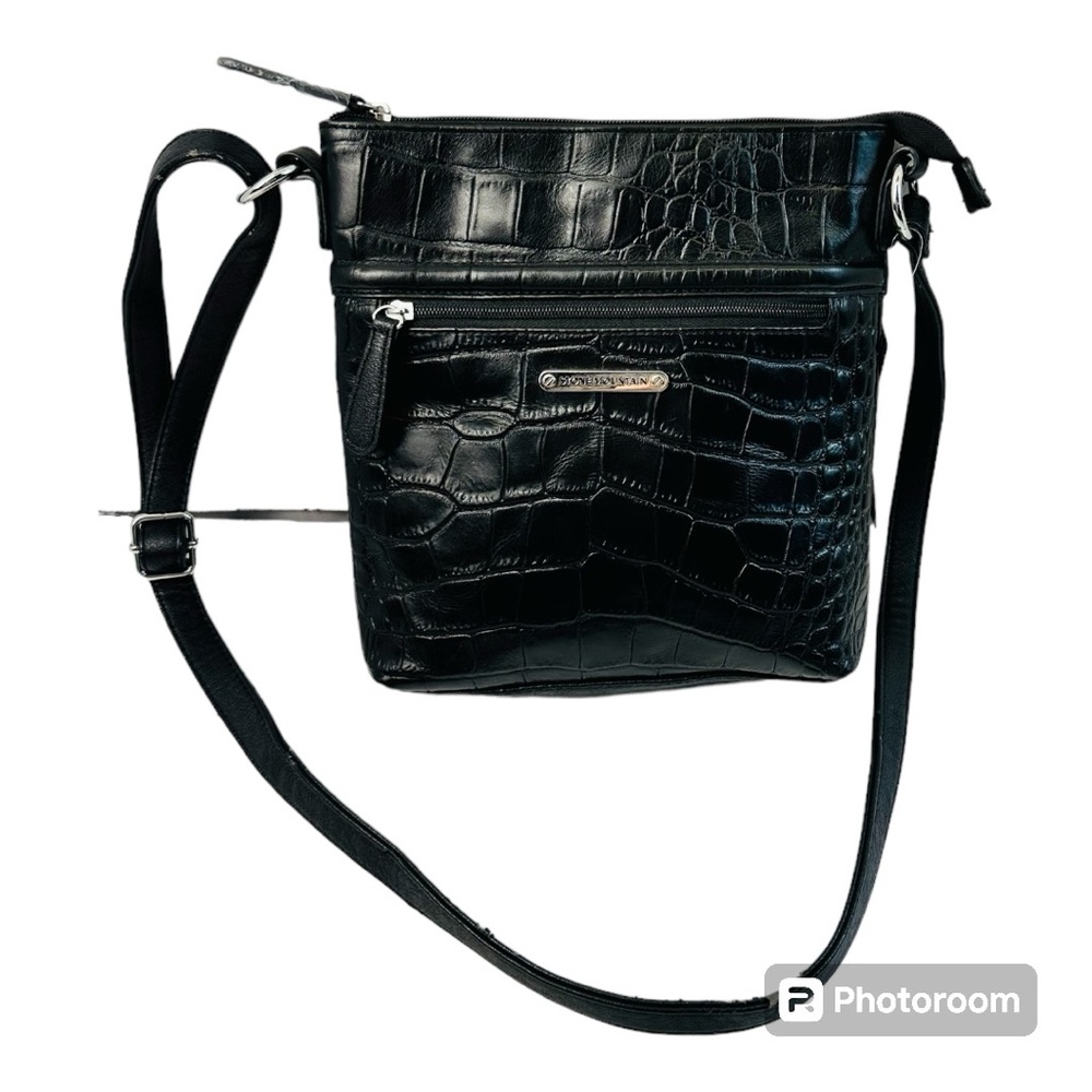 NWT STONE MOUNTAIN LEATHER CROSSBODY